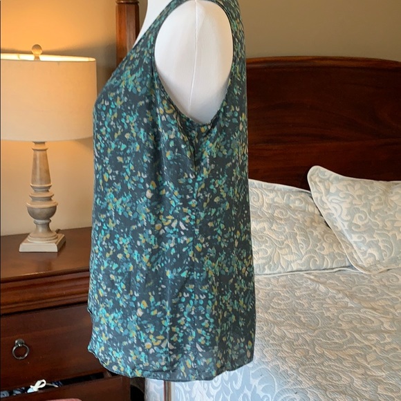 Green print sleeveless blouse large Eddie Bauer - Picture 2 of 7